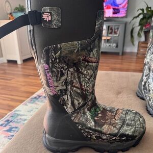 Women lacrosse boots